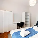 Citylife View And 10 Minutes By Walk Modern Apartment