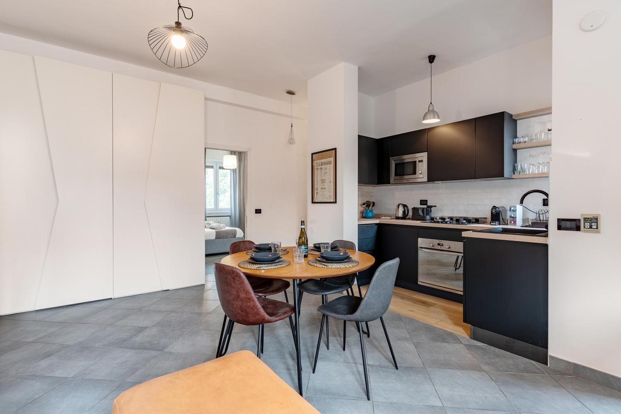 Apartment Citylife View And 10 Minutes By Walk Modern *